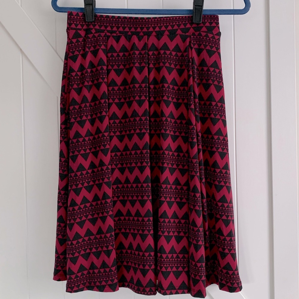 LuLaRoe Madison Red & Black Geometric Print Skirt Size Small Pockets